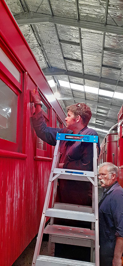 Sanding carriage for repaint