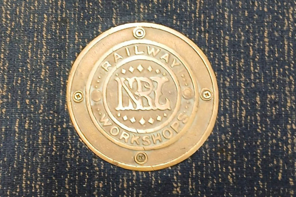 Carriage bogie centre pin cover plate AS1868